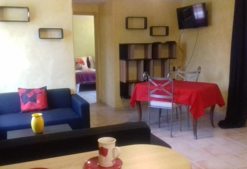 민박 Les Jardins De L'ermitage