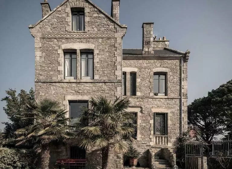 تختخواب و صبحانه Maison D Hôtes La Guérandière