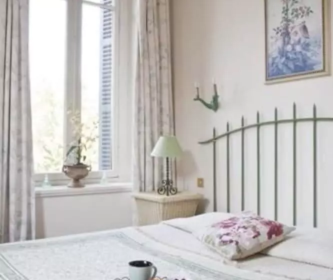 تختخواب و صبحانه Maison D Hôtes La Guérandière