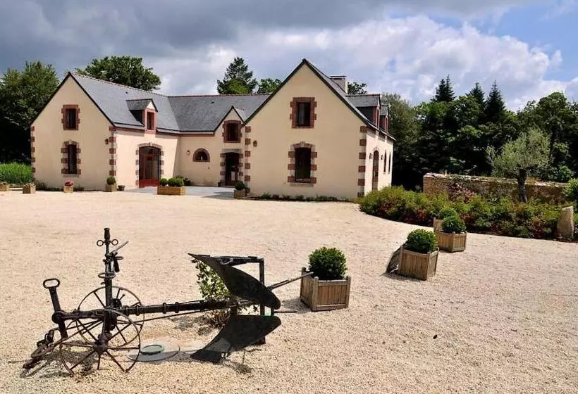 تختخواب و صبحانه Manoir De Kerangosquer
