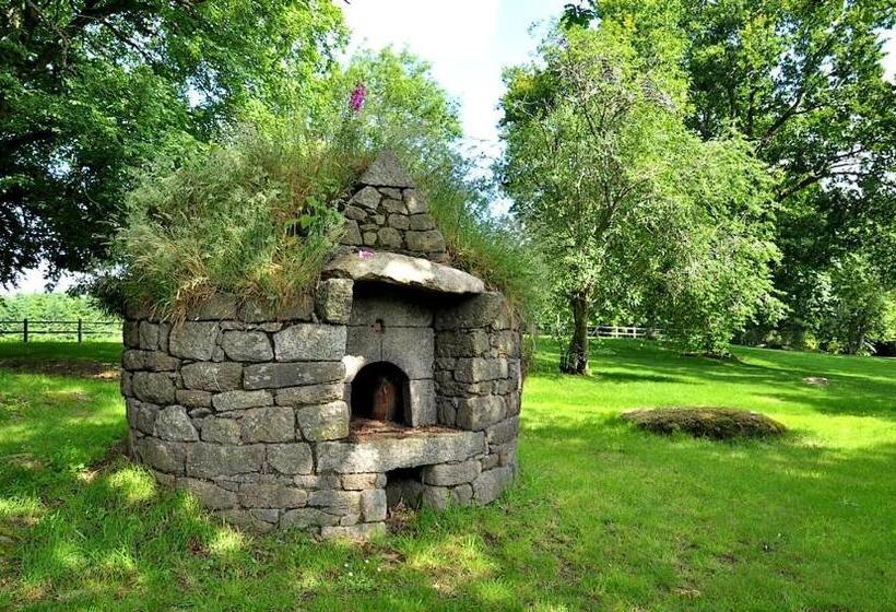 تختخواب و صبحانه Manoir De Kerangosquer