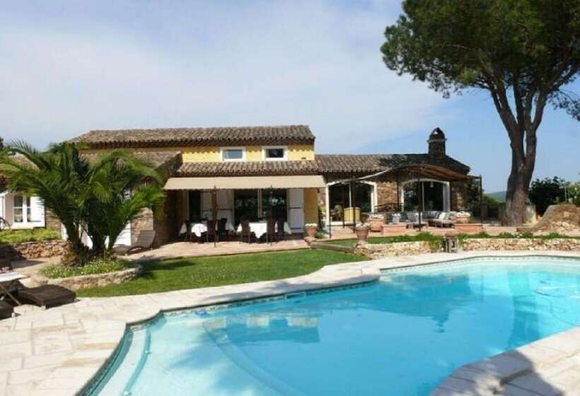 تختخواب و صبحانه Parfum De Roses