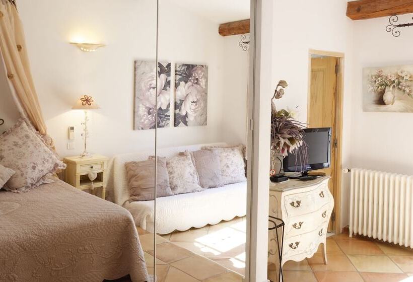 تختخواب و صبحانه Parfum De Roses