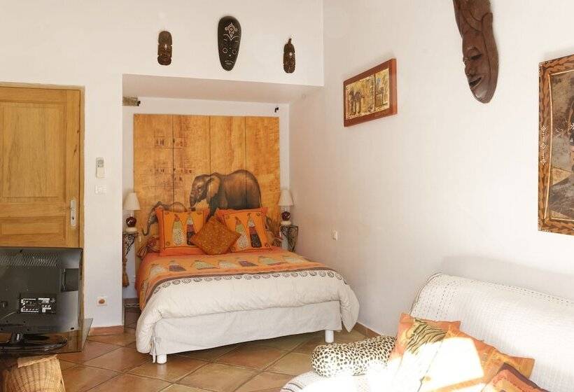 تختخواب و صبحانه Parfum De Roses