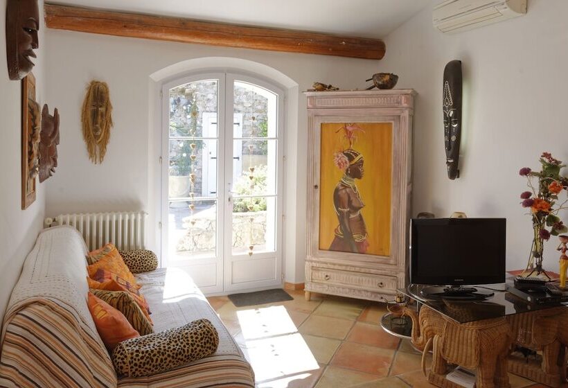 تختخواب و صبحانه Parfum De Roses