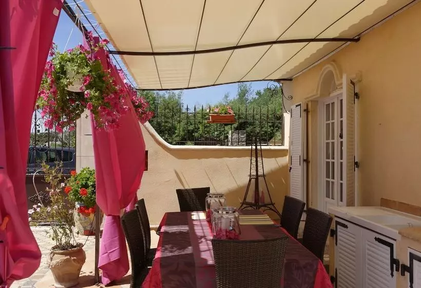Bed & Breakfast Parfum De Roses