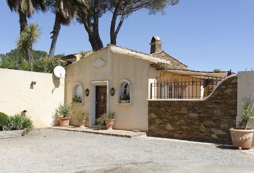 تختخواب و صبحانه Parfum De Roses