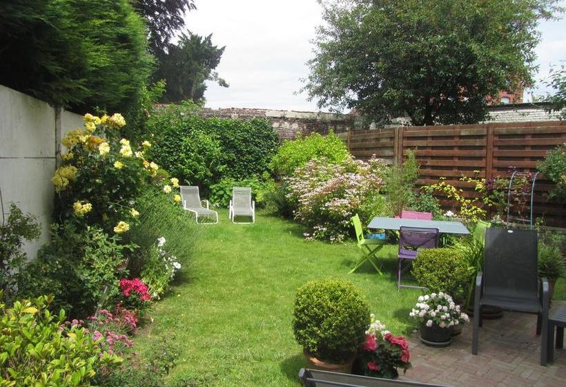 تختخواب و صبحانه Une Chambre En Ville