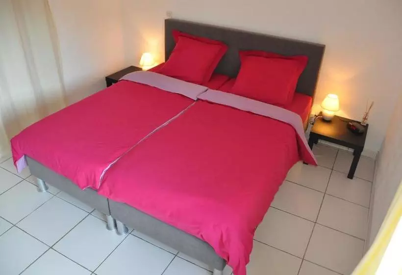 Aamiaismajoitus (B&B) Villa Bellebo