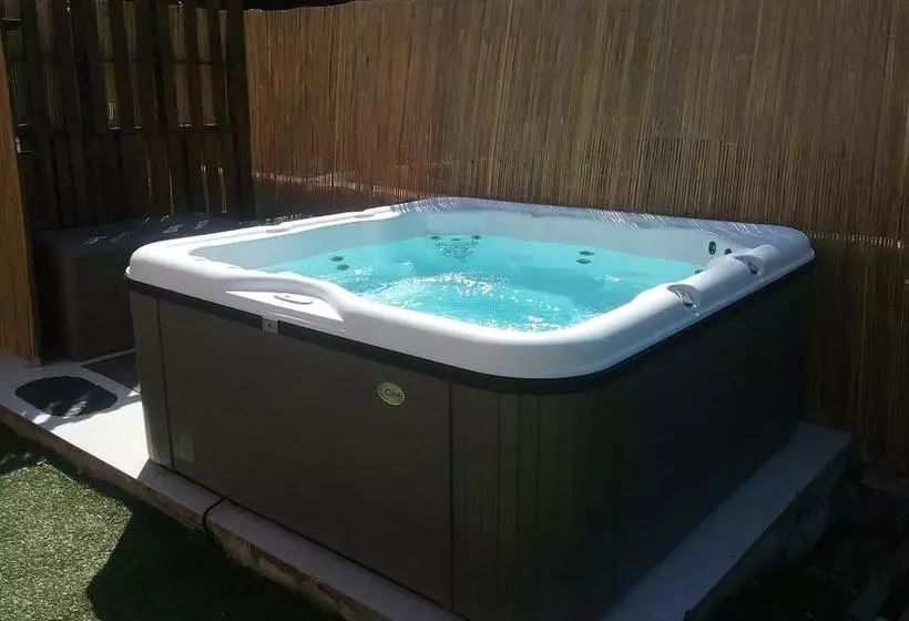 Aamiaismajoitus (B&B) Villa Bellebo