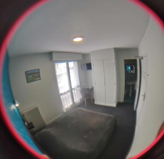 Отель Hôtel Bar Des Arènes