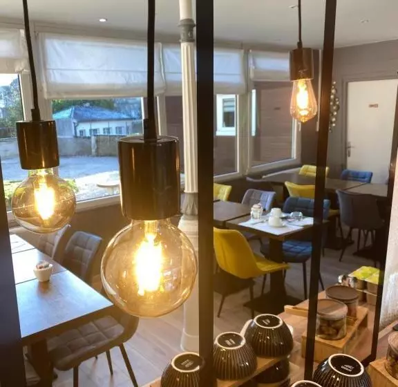 ホテル Hôtel Le Picardy