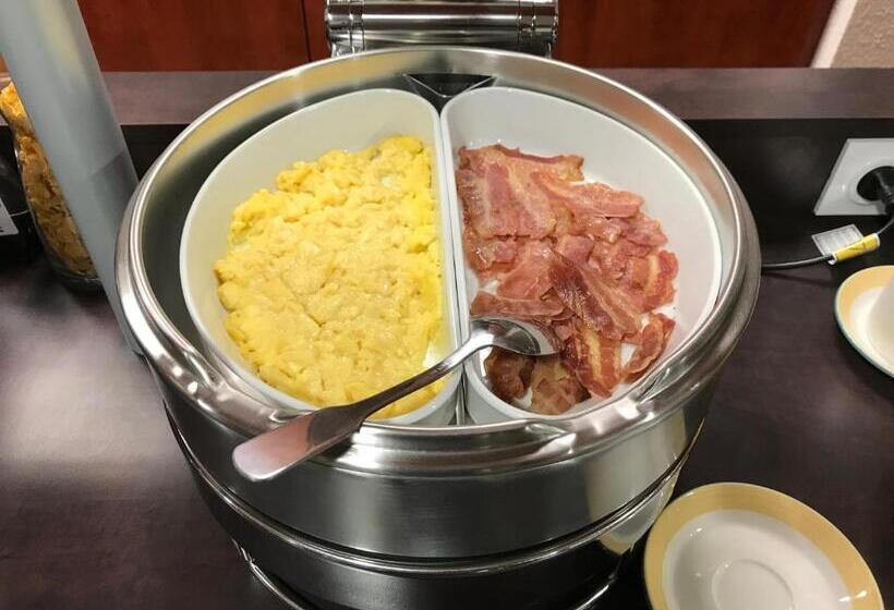 호텔 Kyriad Dol De Bretagne