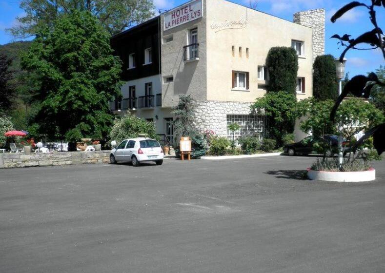 Отель La Pierre Lys