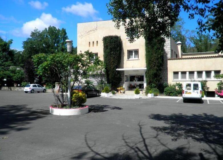 Отель La Pierre Lys