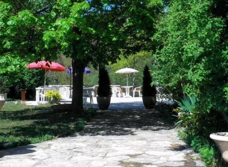 Hotel La Pierre Lys