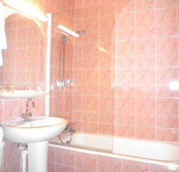 Отель La Pierre Lys