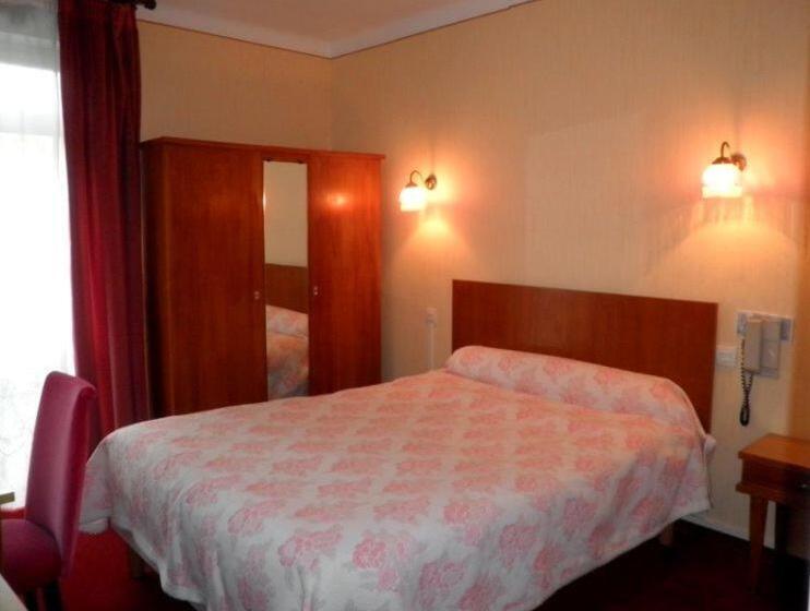 Отель La Pierre Lys