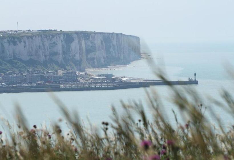 Отель Royal Albion