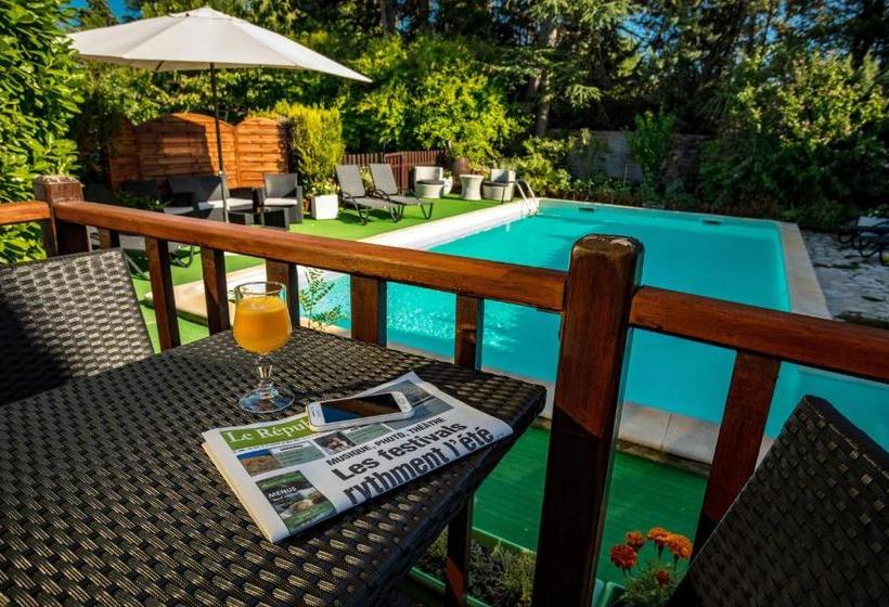 Общежитие Logis Hotel L  Auberge D Uzes