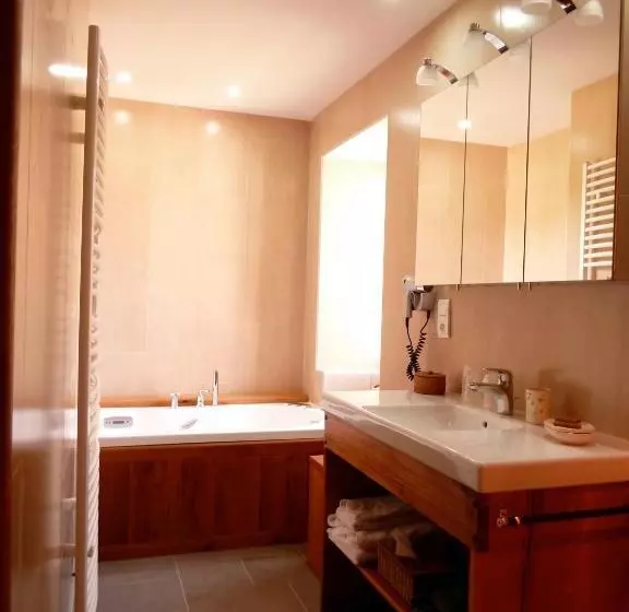 Aamiaismajoitus (B&B) Chambres D'hôtes Du Hameau Les Brunes