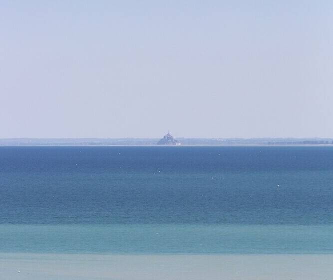 ベッドアンドブレックファースト La Metairie Du Vauhariot   Chambre Ou Lodge   Piscine Chauffée   Vue Mer Et Mont Saint Michel   Gr34