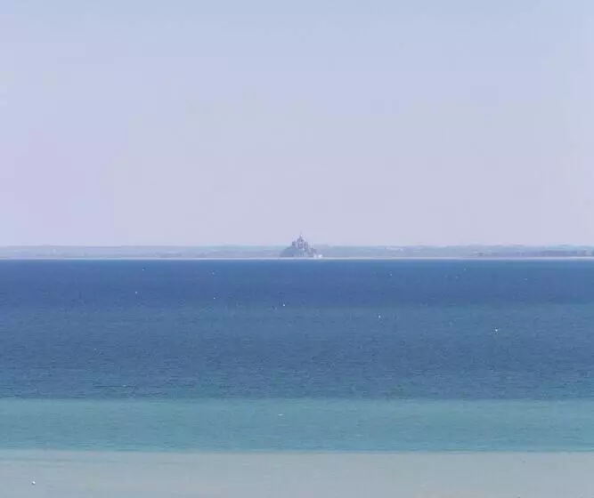 تختخواب و صبحانه La Metairie Du Vauhariot   Chambre Ou Lodge   Piscine Chauffée   Vue Mer Et Mont Saint Michel   Gr34