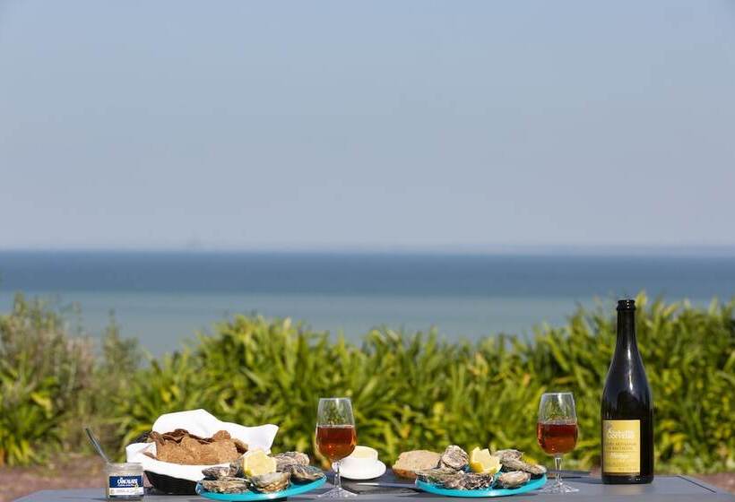 ベッドアンドブレックファースト La Metairie Du Vauhariot   Chambre Ou Lodge   Piscine Chauffée   Vue Mer Et Mont Saint Michel   Gr34