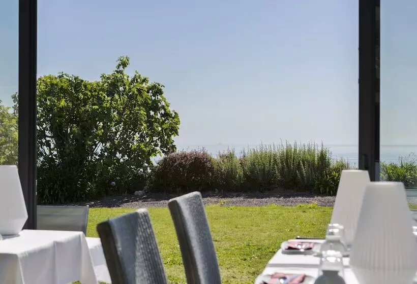تختخواب و صبحانه La Metairie Du Vauhariot   Chambre Ou Lodge   Piscine Chauffée   Vue Mer Et Mont Saint Michel   Gr34