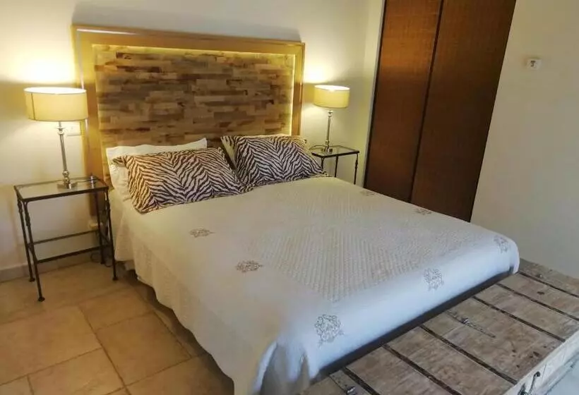 Aamiaismajoitus (B&B) Mas De La Coste