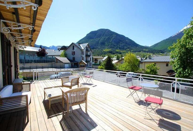 تختخواب و صبحانه Pension Saint Antoine