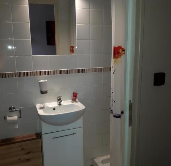 تختخواب و صبحانه Pension Saint Antoine