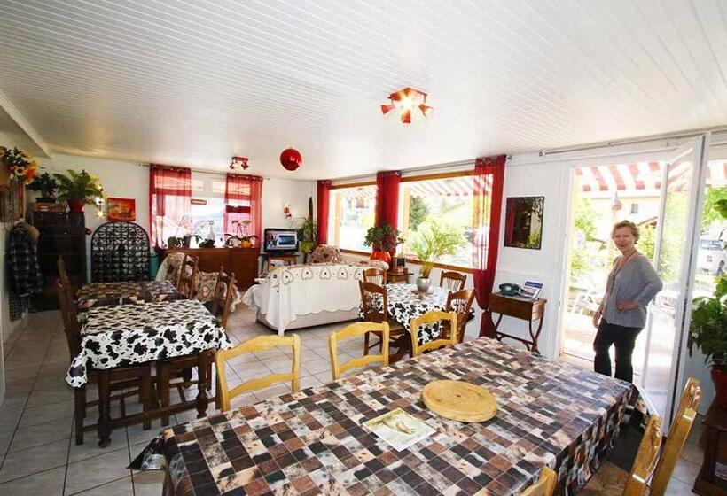 تختخواب و صبحانه Pension Saint Antoine