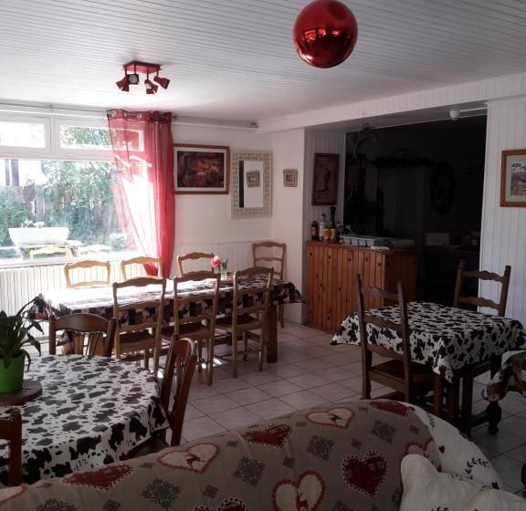 تختخواب و صبحانه Pension Saint Antoine