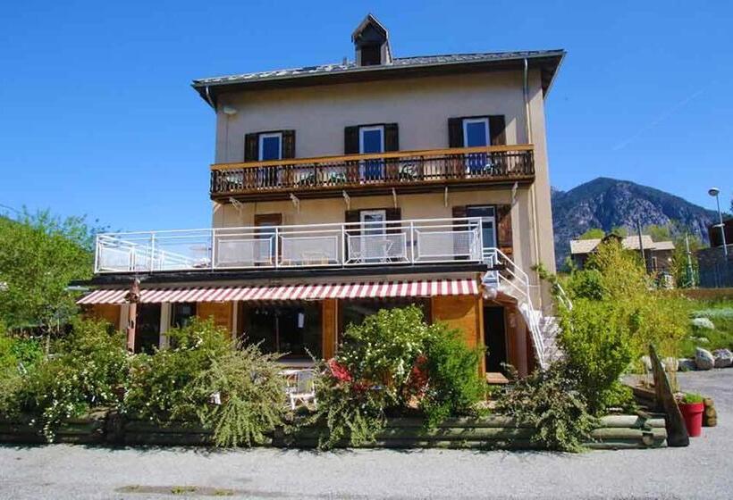 تختخواب و صبحانه Pension Saint Antoine