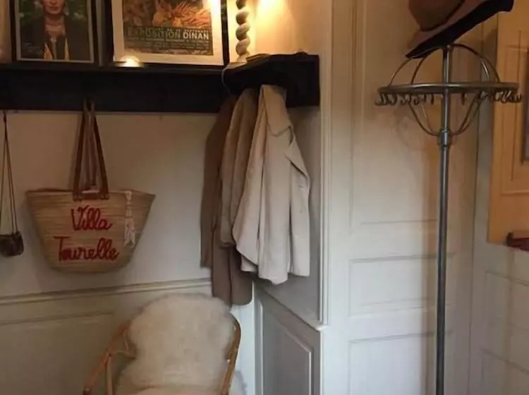 تختخواب و صبحانه Villa Tourelle
