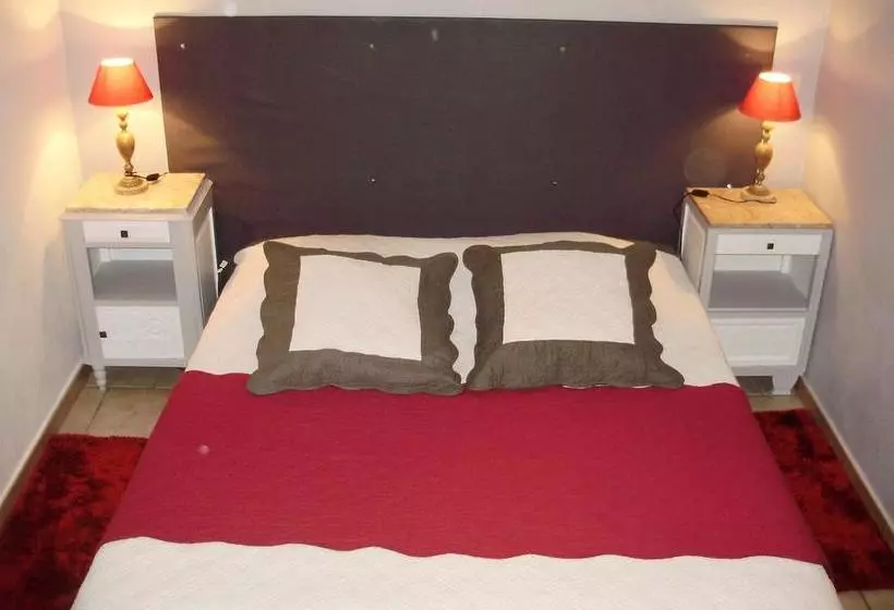 Hotelli Auberge Du Bord Des Eaux Demi Pension Assurée Sur Réservation
