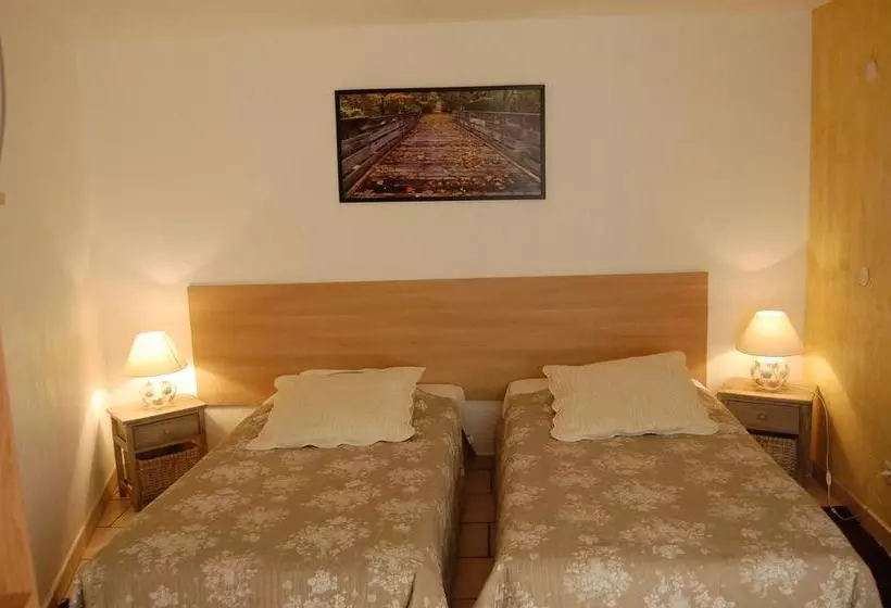 Hotelli Auberge Du Bord Des Eaux Demi Pension Assurée Sur Réservation