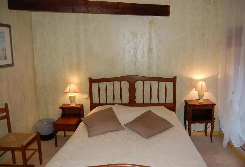 Hotelli Auberge Du Bord Des Eaux Demi Pension Assurée Sur Réservation