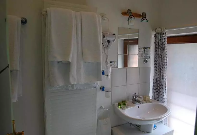 Hotelli Auberge Du Bord Des Eaux Demi Pension Assurée Sur Réservation