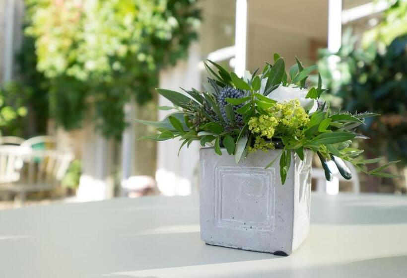 Hostellerie De Bretonnière   Groupe Logis Hotels