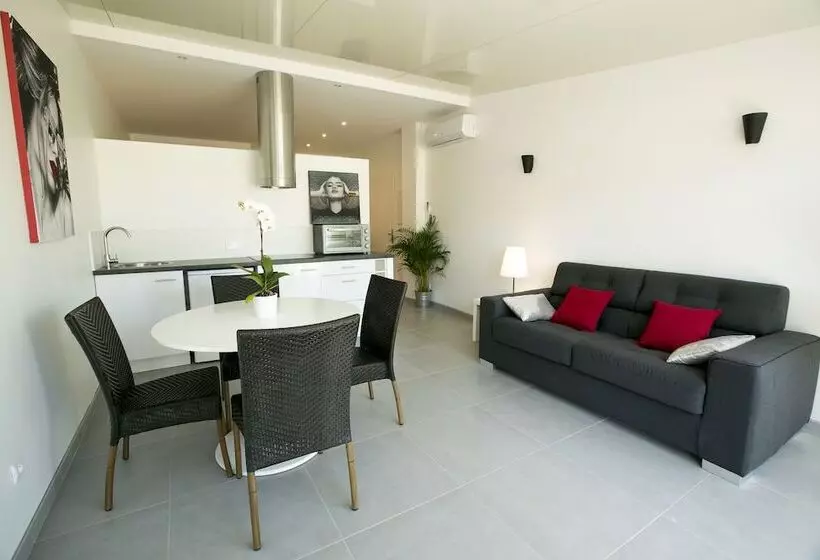 Le Grand Large Bord De Mer Hotel & Appartements
