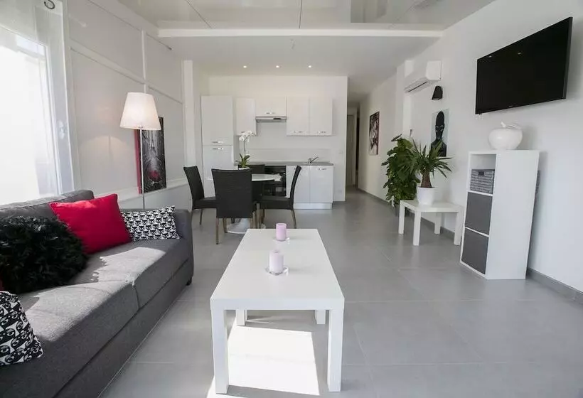 Le Grand Large Bord De Mer Hotel & Appartements