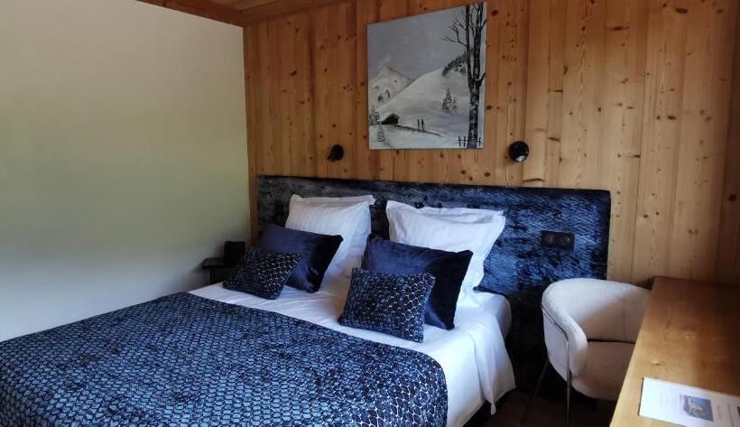 호텔 Hôtel Chalet Les Ecureuils Restaurant, Sauna & Spa Garage