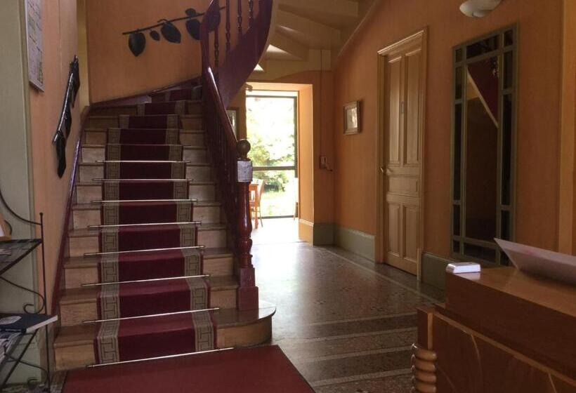 ホテル Hôtel De Charme L'orée Du Parc