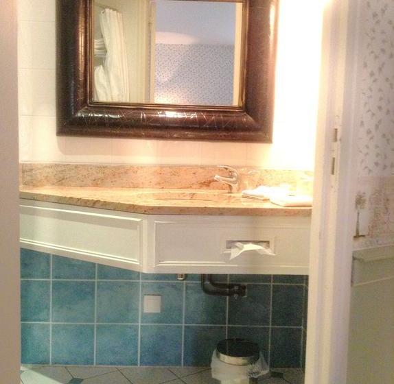 בית מלון כפרי Hôtel Duguaytrouin