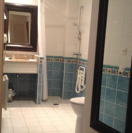 בית מלון כפרי Hôtel Duguaytrouin