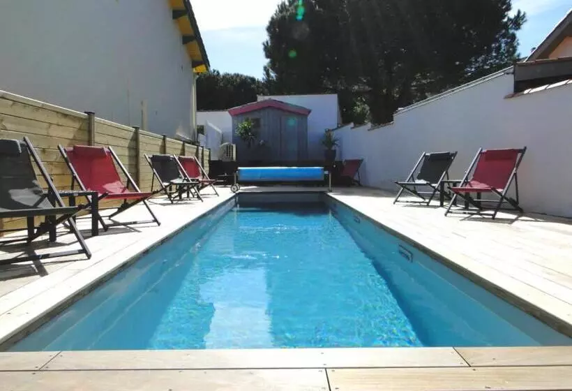 ホテル Hôtel Le Nautile