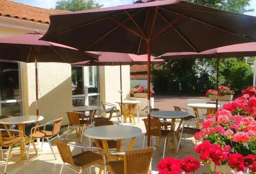 ホテル Hôtel Le Nautile