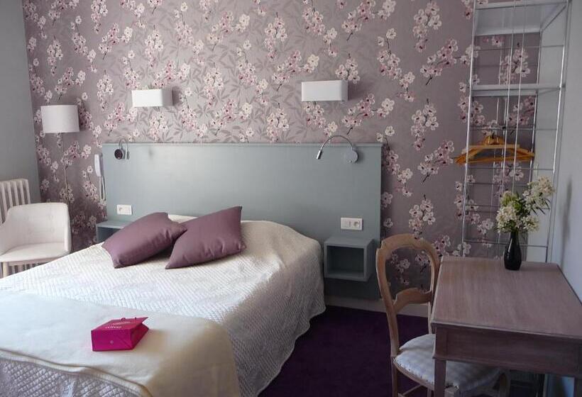 Отель Hôtel Le Saphir